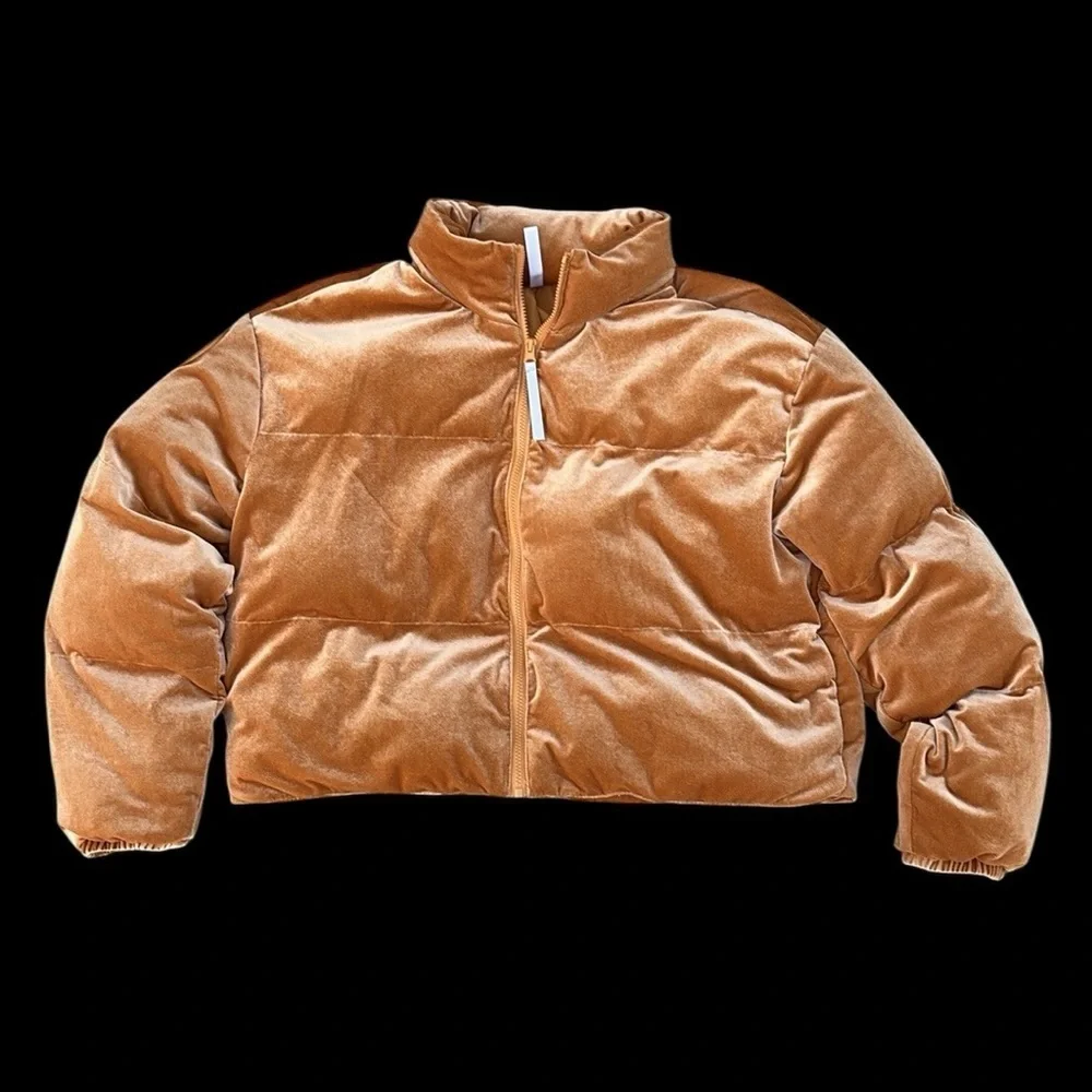Fabletics Wander Velour Cropped Puffer Coat Large